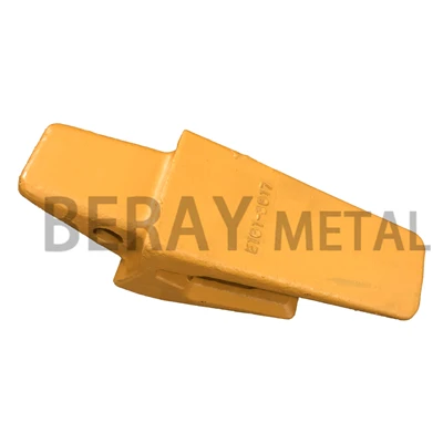 E 161-3017 Hyundai Bucket Tooth Adapter R210 R220
